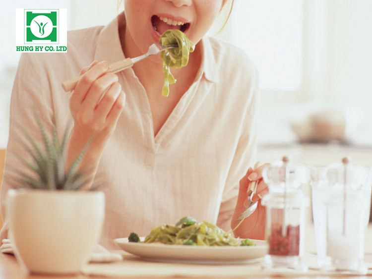 Ăn chậm nhai kỹ giúp bạn tiêu hóa thức ăn tốt hơn