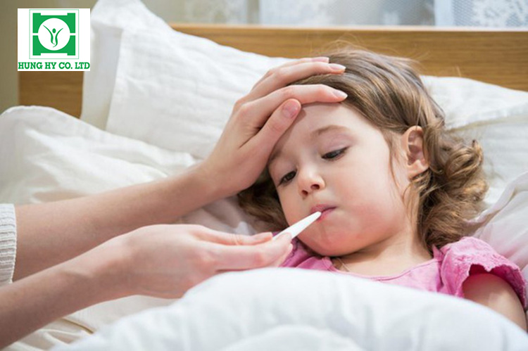 Trẻ từ 5 – 6 tuổi có thể dễ dàng sử dụng nhiệt kế đo miệng