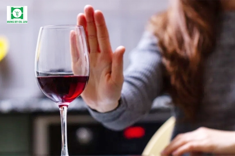 Rượu là thức uống “đại kỵ” của người huyết áp thấp