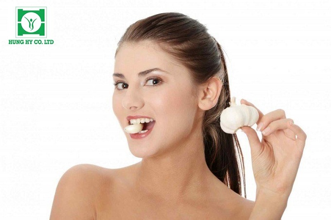 Tỏi có thể giúp tiêu diệt vi khuẩn trong miệng, giúp giảm đau răng hiệu quả