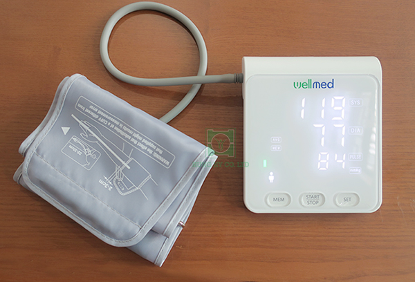Máy đo huyết áp bắp tay Wellmed FDBP A4 (Cáp sạc USB)