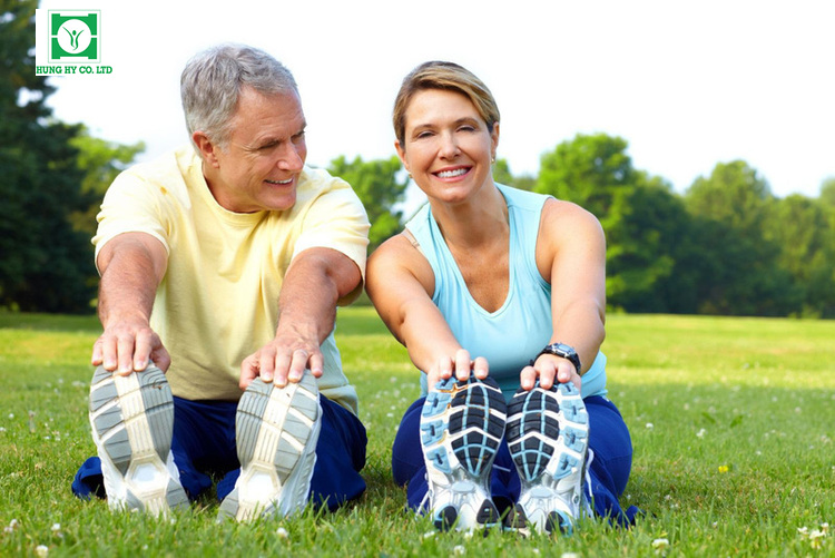 Người già nên tập thể dục vừa phải để kiểm soát huyết áp