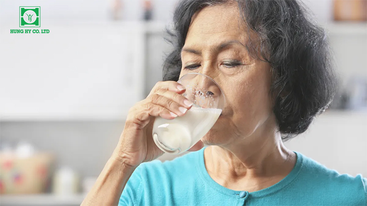 Uống sữa dành cho người tiểu đường vào buổi sáng sẽ tốt hơn vì vận động trong ngày sẽ sử dụng hết lượng đường làm năng lượng