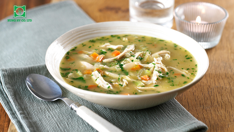 Ăn súp gà ấm với một chút hạt tiêu đen là cách tốt nhất để làm dịu chứng viêm xoang