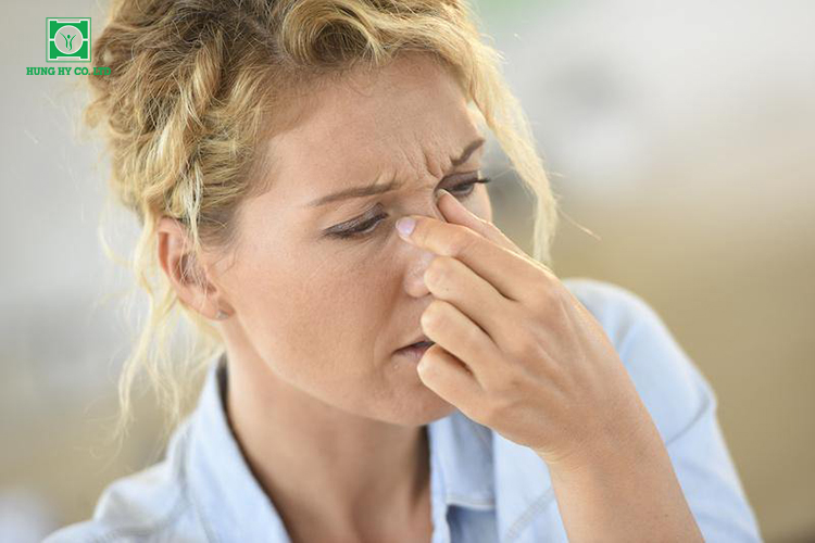 Viêm xoang là một bệnh dị ứng mãn tính xảy ra khi chất nhầy trong đường mũi không thoát ra ngoài đúng cách